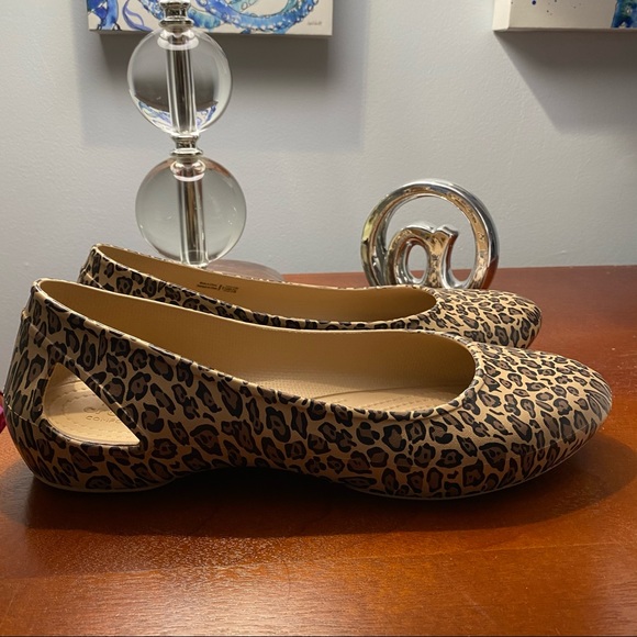 crocs kadee leopard flats